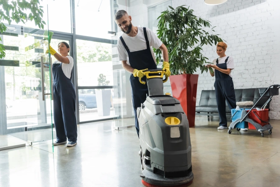 cómo ahorrar tiempo y energía con un servicio de limpieza profesional